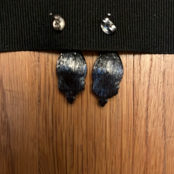 Vintage Red Stone Earrings - Picture 3 of 7
